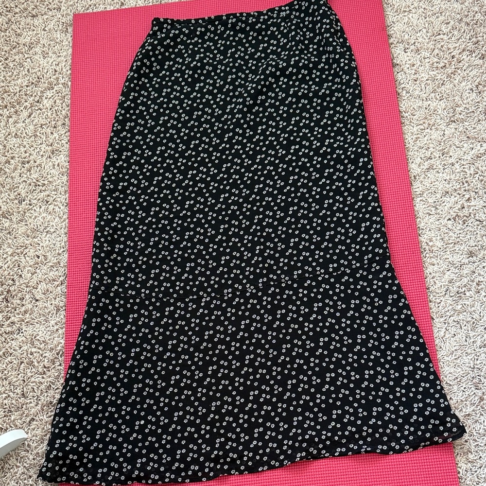 Liz Claiborne Black Skirt with White Flowers Dots